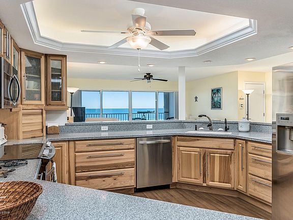 5th image of 2101 Atlantic St APT 523