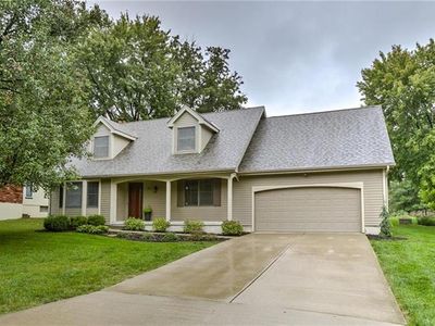 102 Pine St, Smithville, MO, 64089