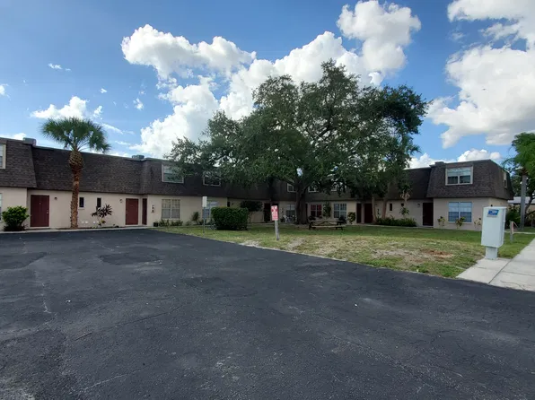 3051 Clark Rd APT 6-A, Sarasota, FL 34231