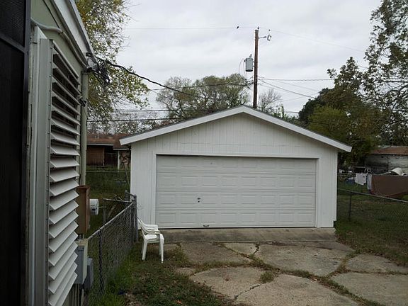 3rd image of 117 Pearse Dr