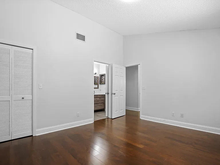 6215 SE Georgetown Pl — Photo 12