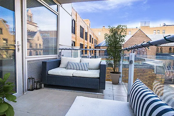 Rented by Compass | media 28