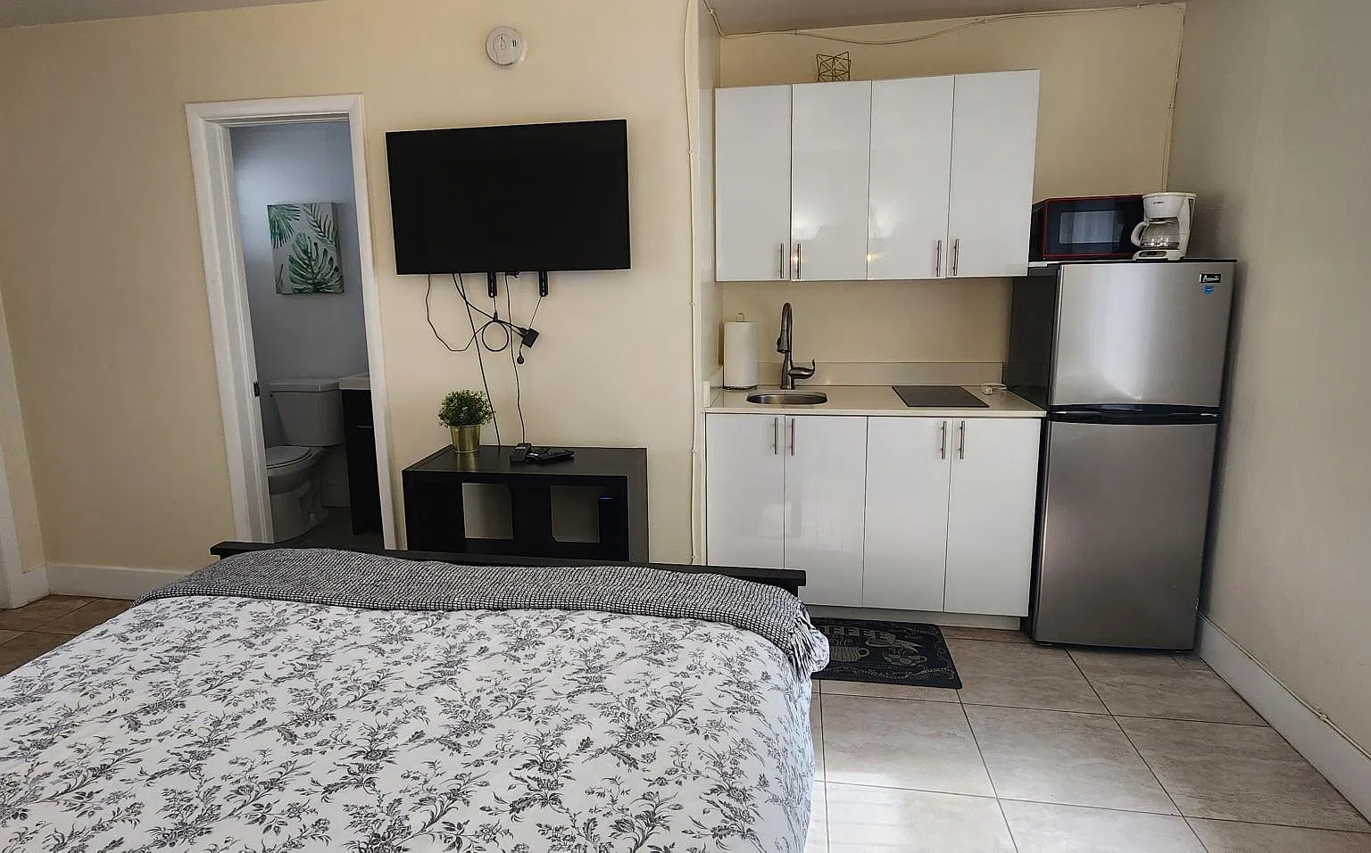 Studio, 650 sqft, $1,750 — Photo 4