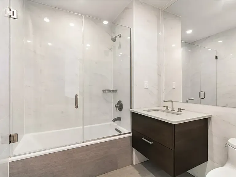 1135 45th Ave #2G — Photo 6