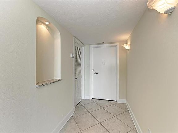5th image of 435 S Gulfstream Ave Unit 703