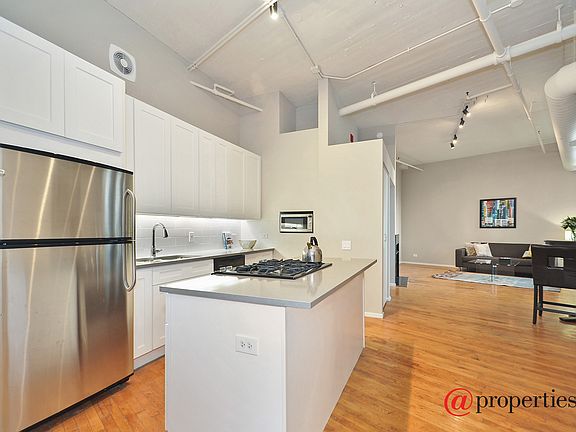 Kitchen / Living Room