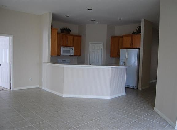 4th image of 2909 Shoreline Dr