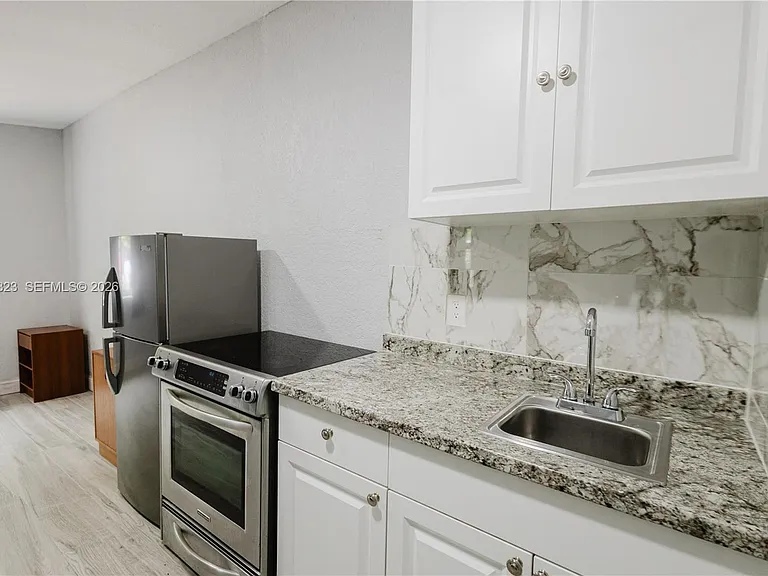 1550 NE 41st Ct #0 — Photo 3