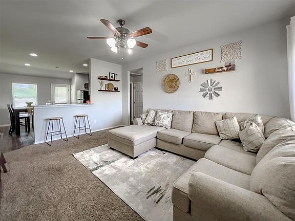 3rd image of 1233 Ironstone Dr