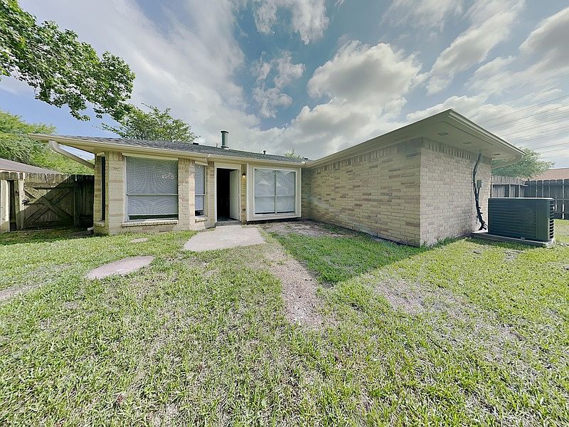 1st image of 11122 Drakeland Dr