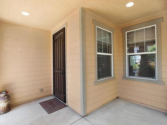 3rd image of 1577 Jainine Street