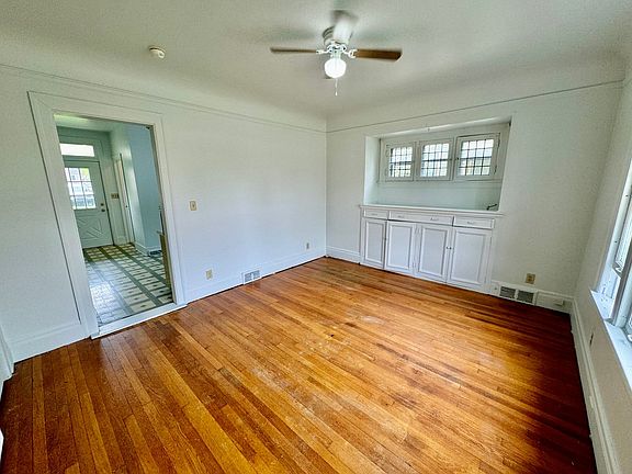 4th image of 211 N Adams St APT 2