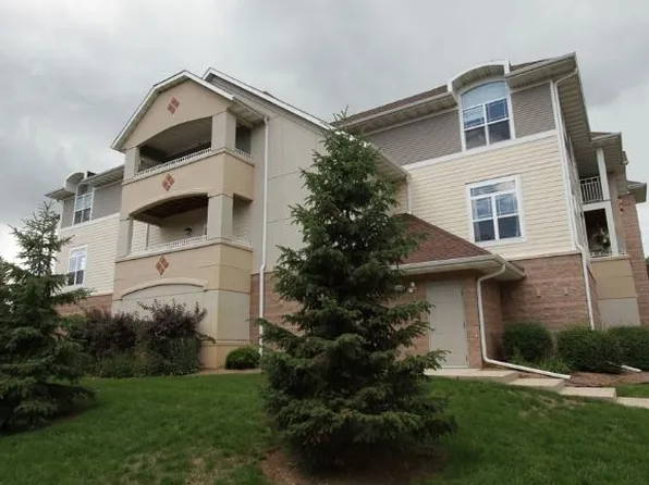 213 S Main St, Thiensville, WI 53092