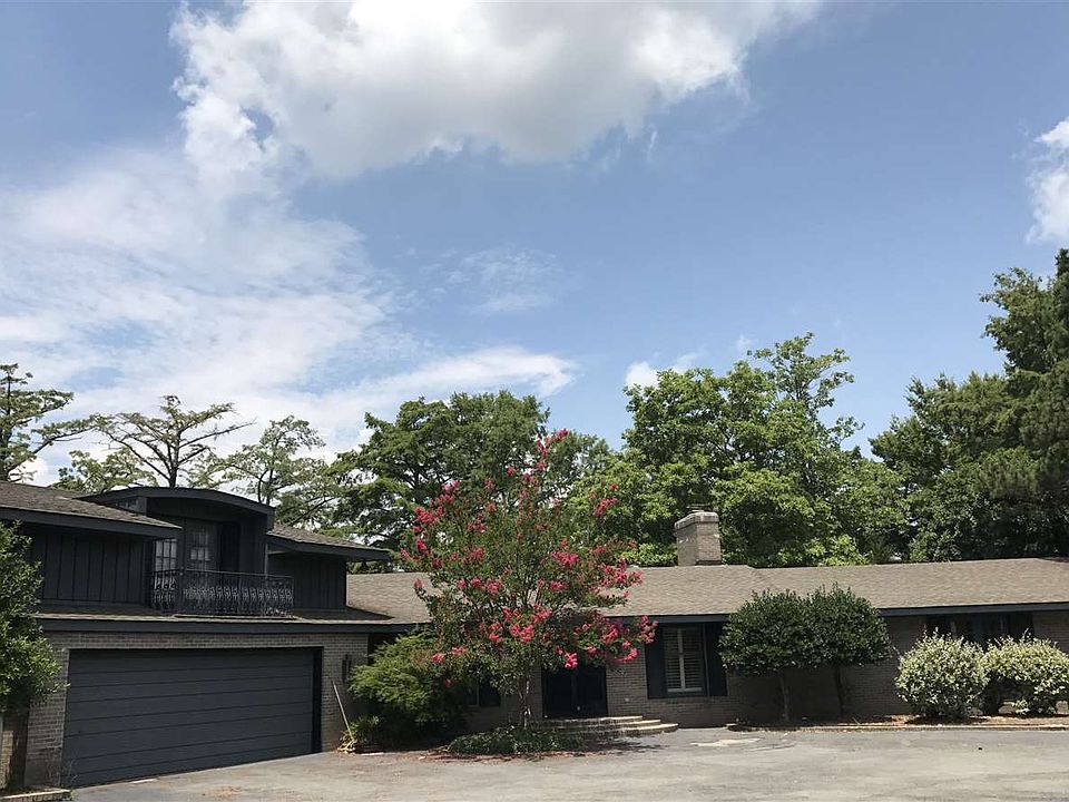 2nd image of 711 Walker Dr