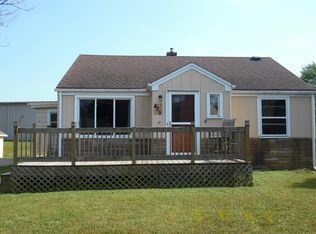 425 College Ave, Howards Grove, WI 53083