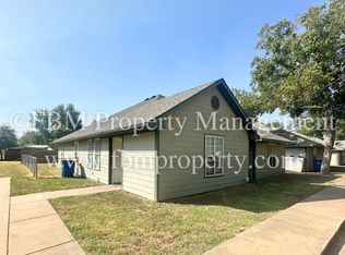 107 Avenue B APT A, Ennis, TX 75119
