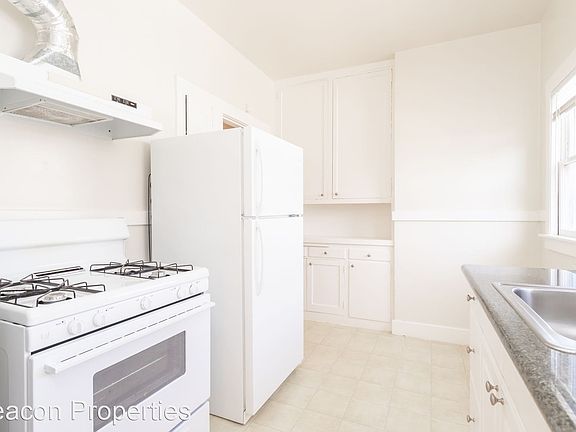 4th image of 18 Montell St #4
