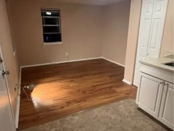 Studio, 200 sqft, $800 — Photo 2