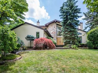 20 Brighton Rd N, Manhasset, NY 11030
