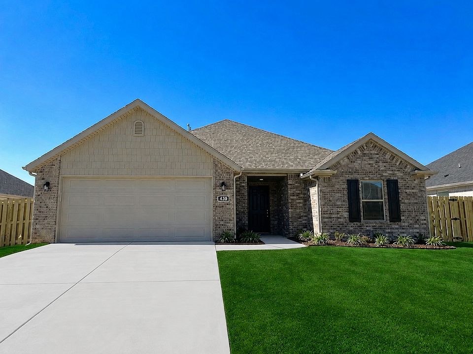 1st image of 430 Willow Dr