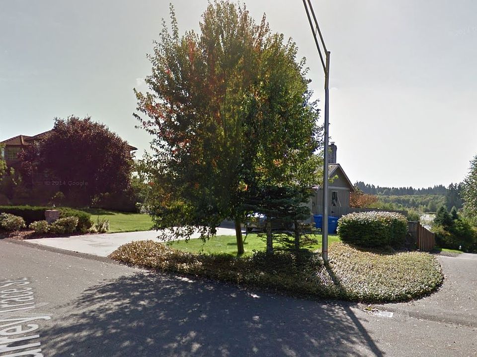 1st image of 1023 Surrey Trce SE