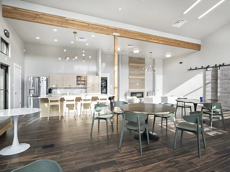 Stillwater Crossing Apartments — Photo 3