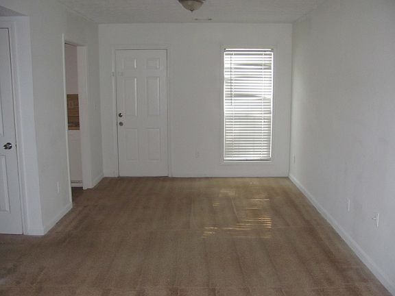 4th image of 2621 Country Trce SE #B