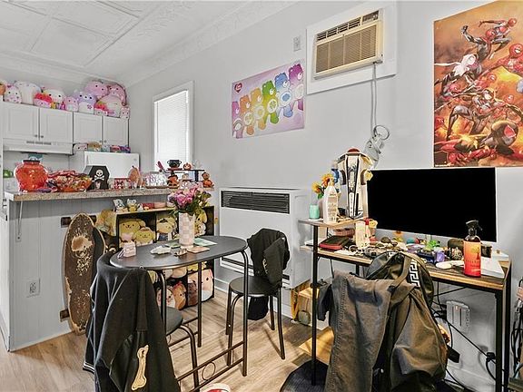 2nd image of 42 Transit St