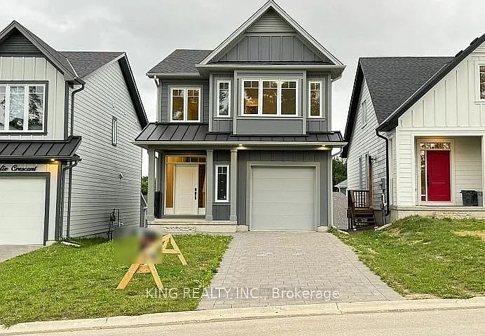 34 Julie Cres #LOWER — Photo 1