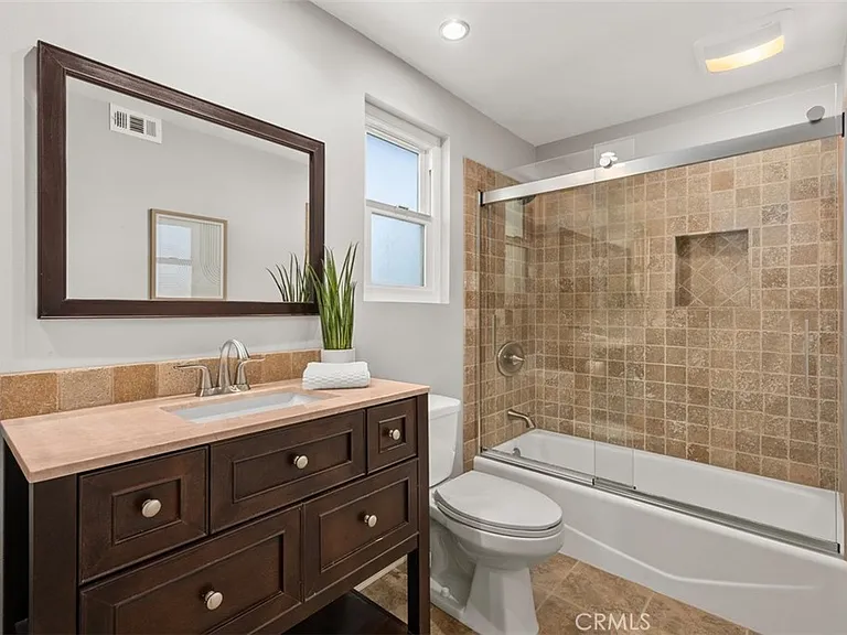 22057 Newbridge Dr #5 — Photo 16