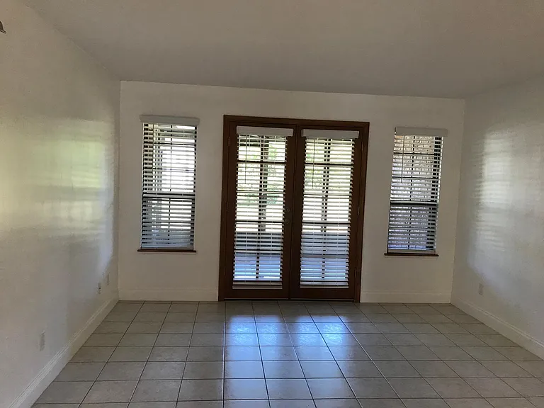 2032 N Carpenter Rd — Photo 5