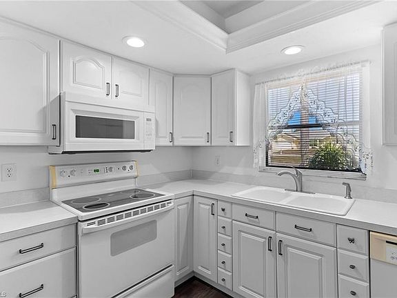 4th image of 27670 S View DR #134