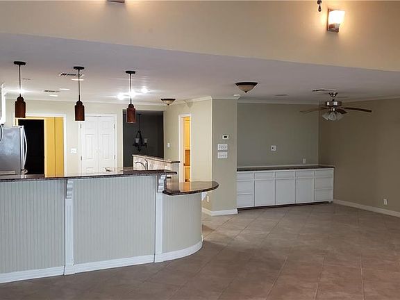 5th image of 4270 Ocean Dr APT 3