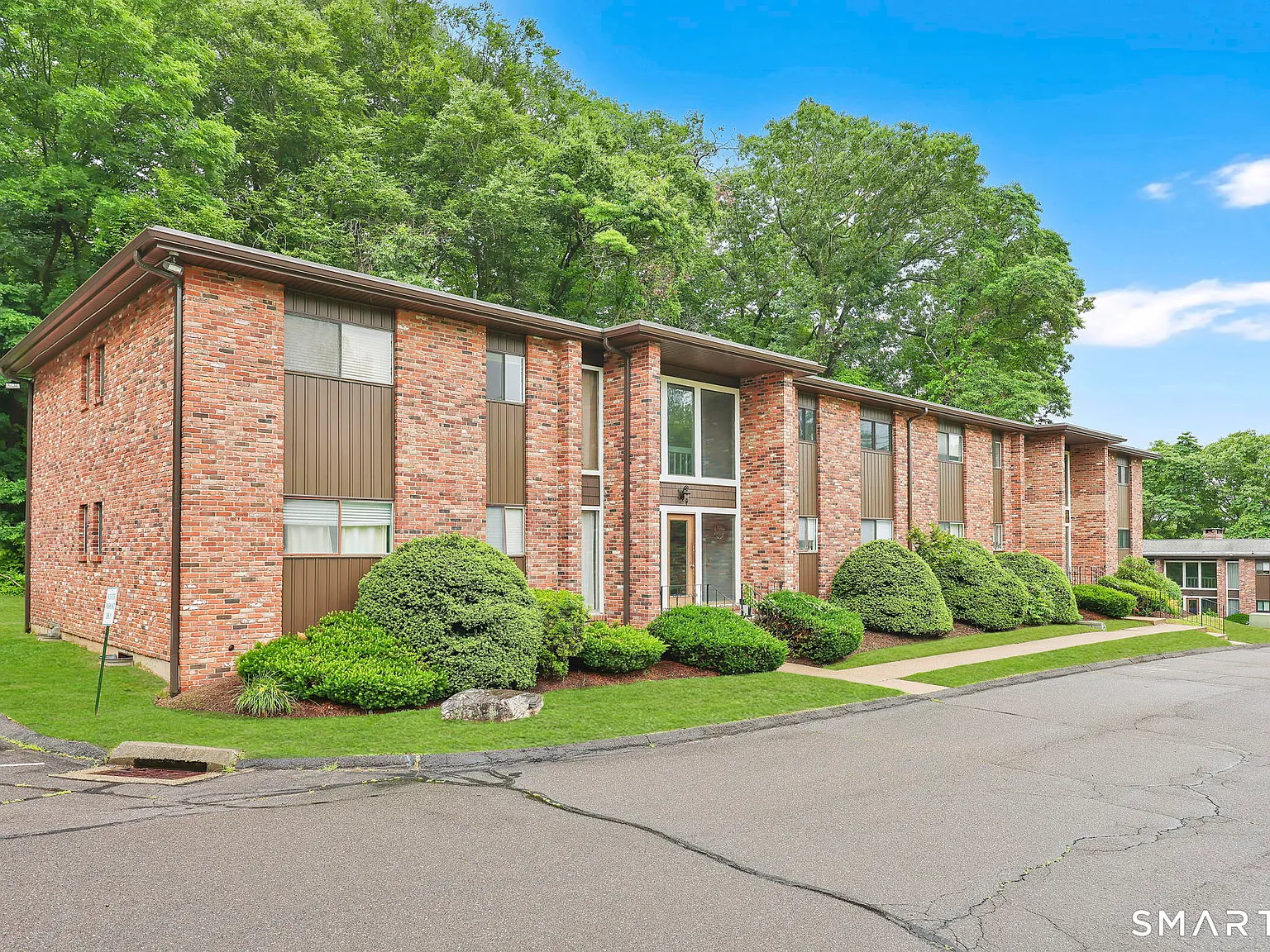 2 bed, 1.5 bath, 1000 sqft, $2,500 — Photo 3