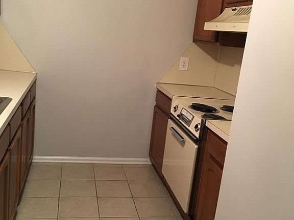 3rd image of 855 Nottingham Dr APT 72