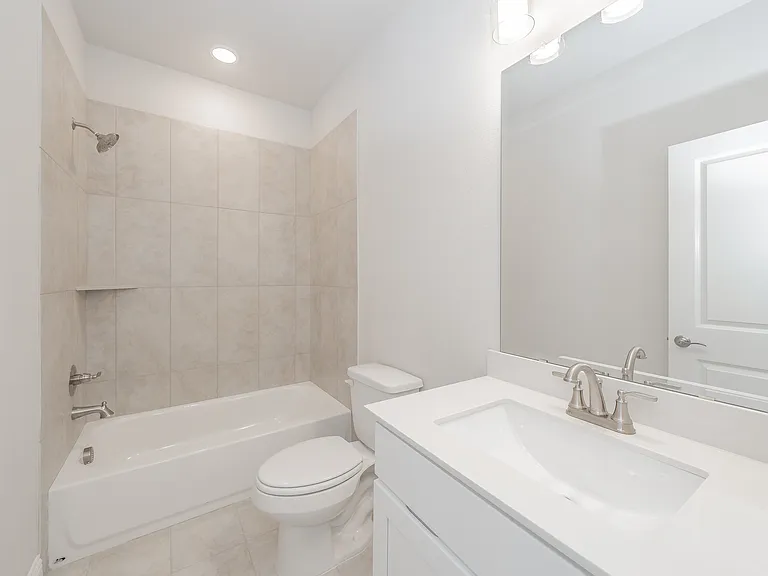 241 Gardenia Dr — Photo 16