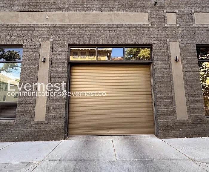 1300 N Ogden St #401 — Photo 2