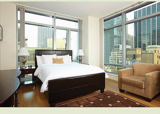 3rd image of 18 W 48th St APT 21E