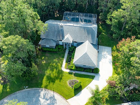 3rd image of 16 Crescent Lake Way
