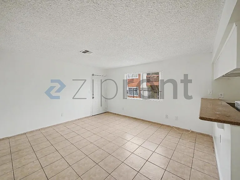 1308 Flower St #A — Photo 5
