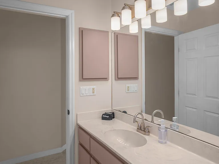 914 N Country Club Dr — Photo 28