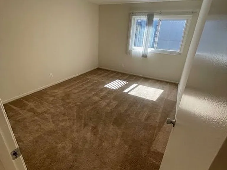 407 Fairmount Ave — Photo 3