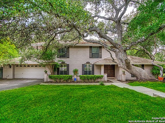 2nd image of 302 Country Wood Dr