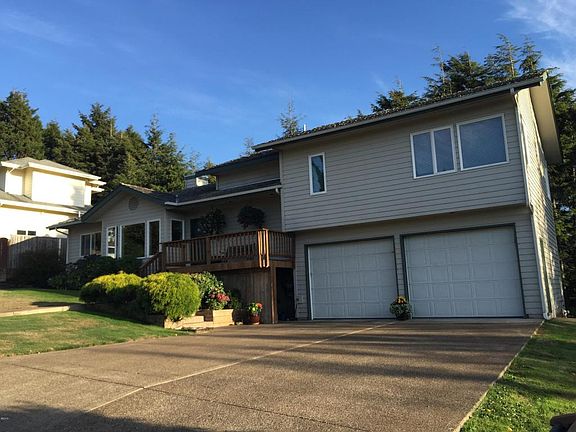 2nd image of 1265 NE Lakewood Dr