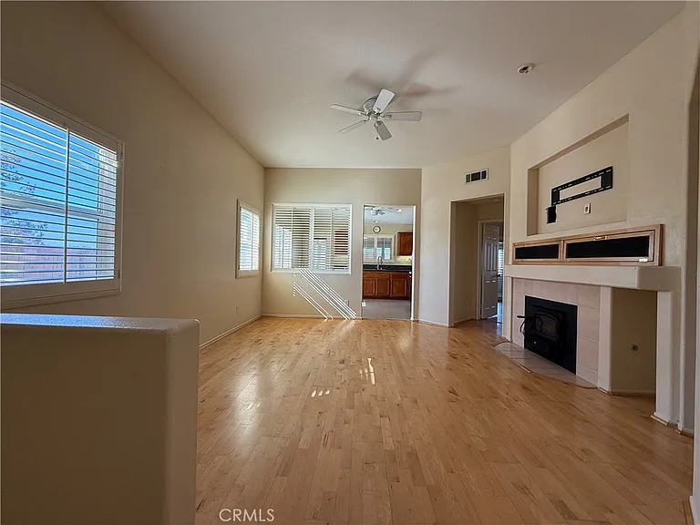 33015 Eagle Point Dr — Photo 3