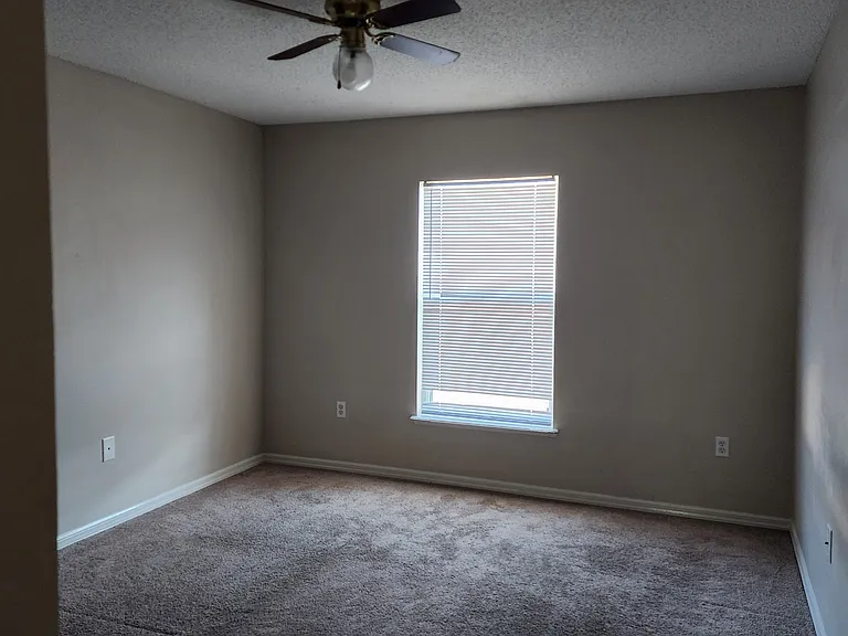 11228 Roman St — Photo 16