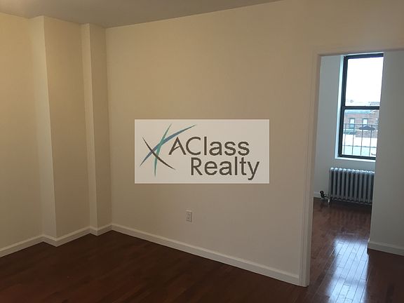 3rd image of 3178 35th St