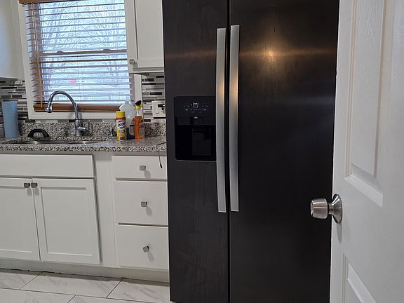 2nd image of 7539 Oakdale Ave