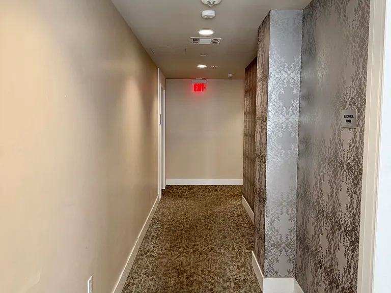314 W 6th St #501 — Photo 13