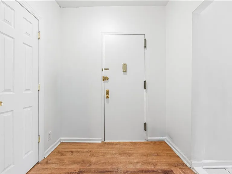 6264 Saunders St #3P — Photo 4